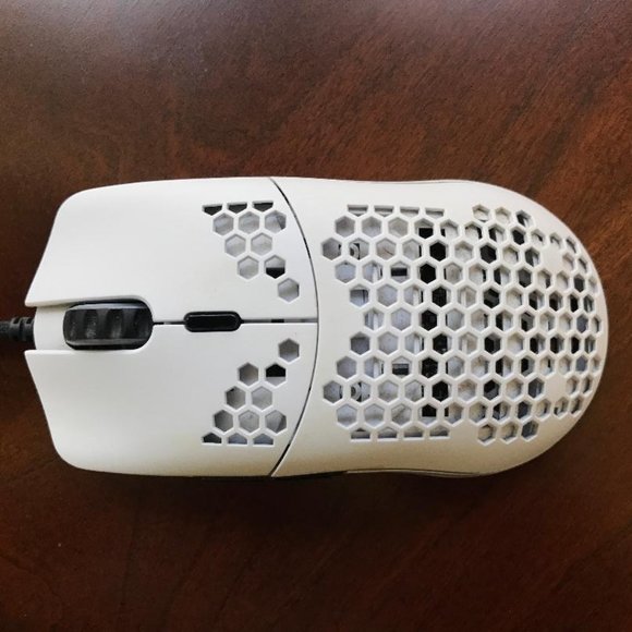 Glorious Gaming Mouse - Model O Matte White 67 g Superlight Honeycomb USB Gaming - Picture 3 of 5